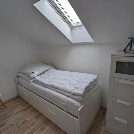 Hamburger Str 2 We 4 *