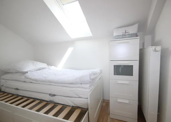 Hamburger Str 2 We 4 *